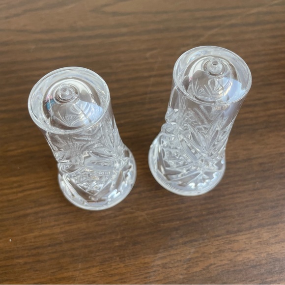 Cristal D’arques Masquerade Crystal Salt & Pepper Shakers - Picture 3 of 10